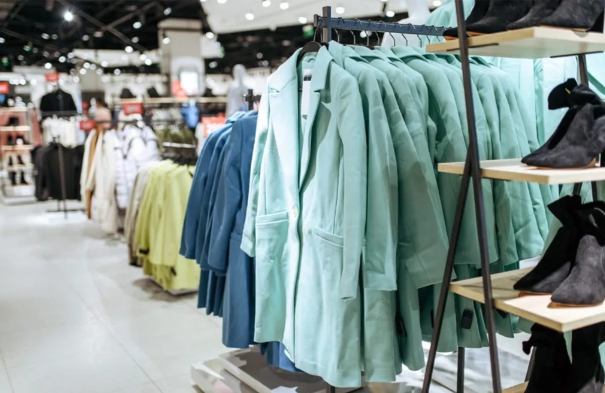Apparel retail market visual